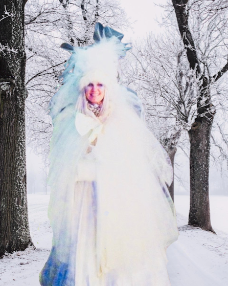 Snow_Queen_Tree_Lighting_Newmarket-removebg-preview